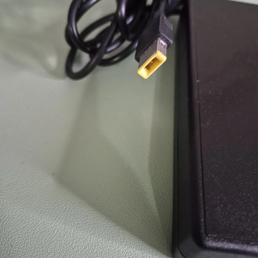 Genuine Lenovo ADL135NLC3A 135W 20V 6.75A AC Adapter Yellow Slim Tip